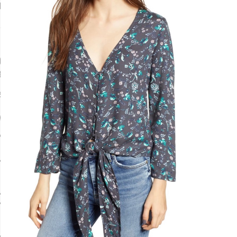 VGUC Hinge Tie Front Top - Size M